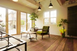 太陽光が沢山入るリビングでゆったり