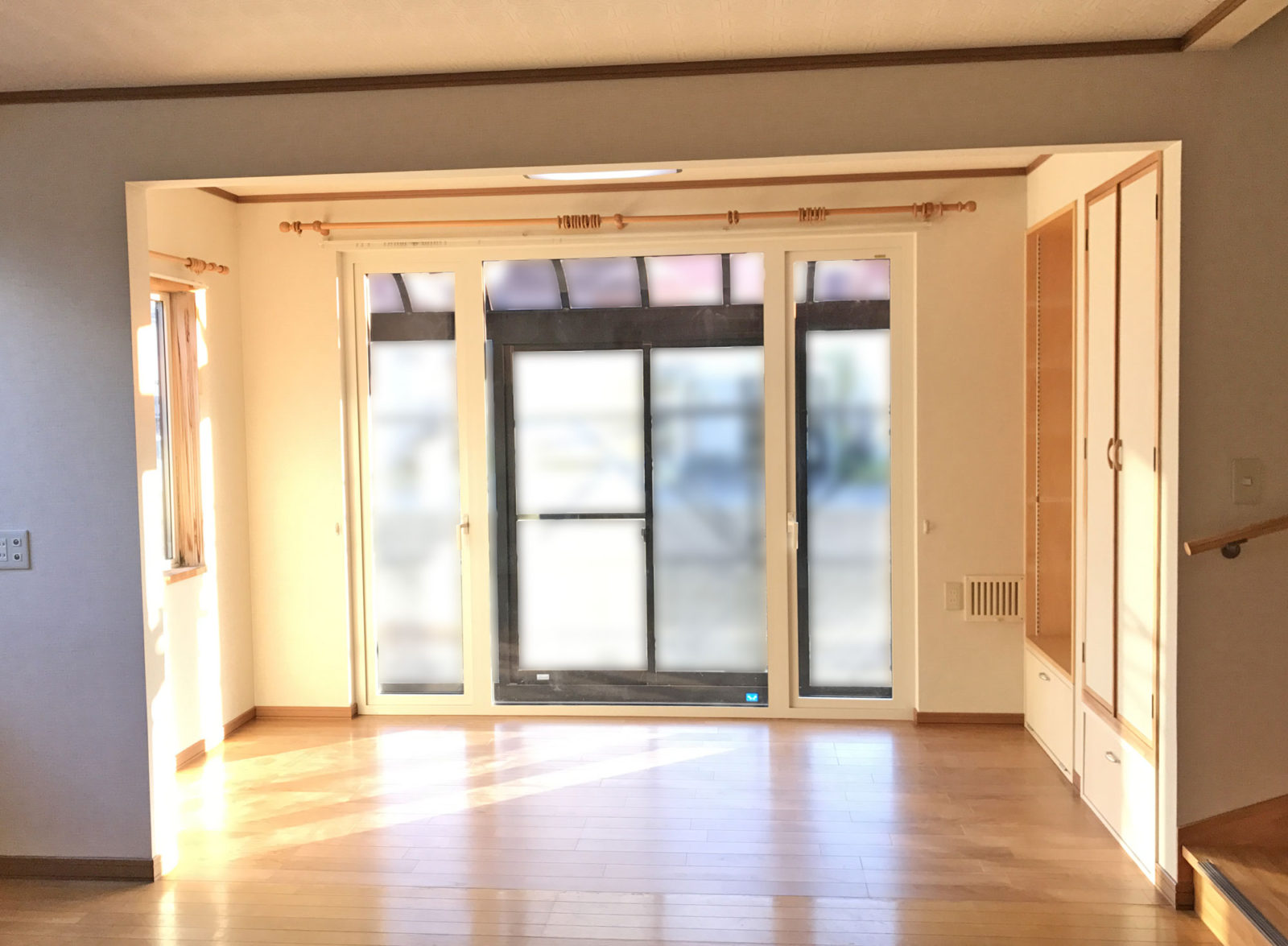 明るい広々空間へ