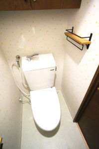 可愛い壁紙のトイレ