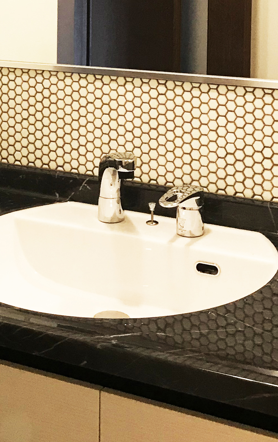 タイル一つ一つでレトロで可愛い印象に