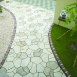 ティーナとレンガのアプローチ