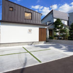 コンクリート路盤と人工芝